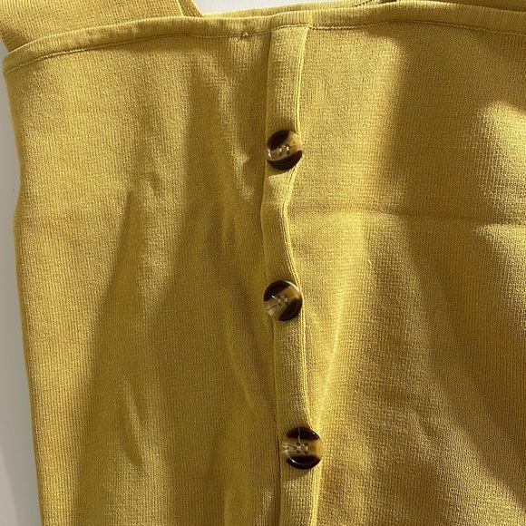 Yellow top - Picture 2 of 2